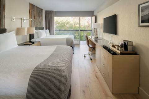 2 Queen Beds | Hypo-allergenic bedding, down comforters, in-room safe, desk