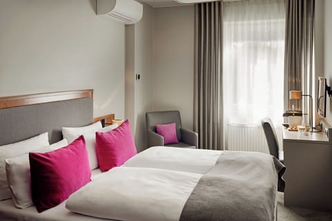 Double Room-Smart Basic | Egyptian cotton sheets, hypo-allergenic bedding, Select Comfort beds