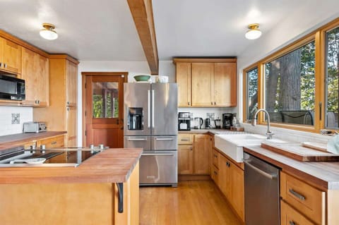 Everything you need to whip up a great meal with some magical views of the Puget Sound