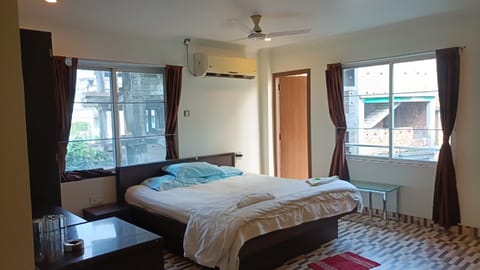 Luxury Double Room, City View | Free WiFi, bed sheets