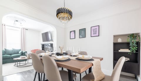 761cb3f0-c55b-4699-80ed-6b801b6a2f23