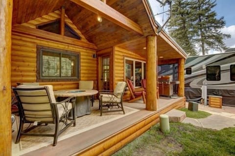 Cabin, 1 Bedroom | Outdoor dining