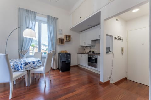 Apartment, Balcony, City View | Private kitchen | Fridge, oven, stovetop, dishwasher