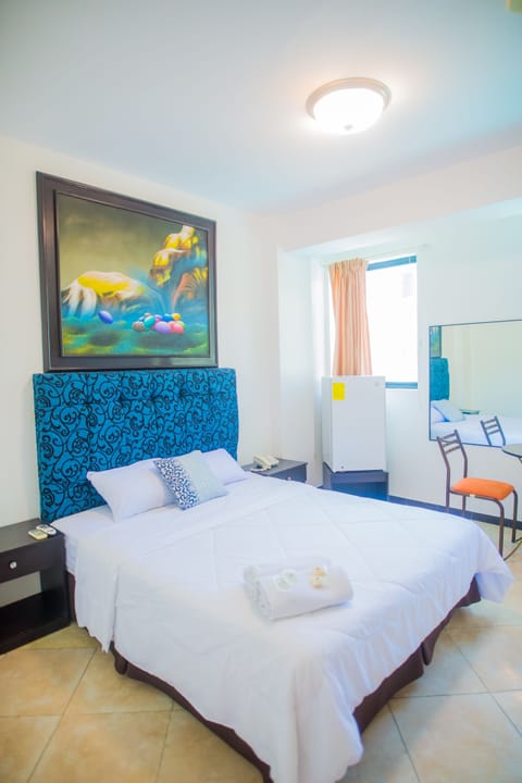 Superior Double Room, 1 Queen Bed, Private Bathroom | In-room safe, desk, free WiFi, bed sheets