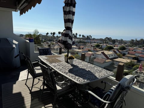 Another upper deck photo