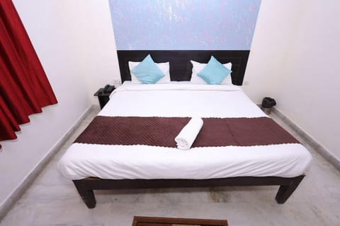 Basic Double Room, City View | Soundproofing, free WiFi, bed sheets