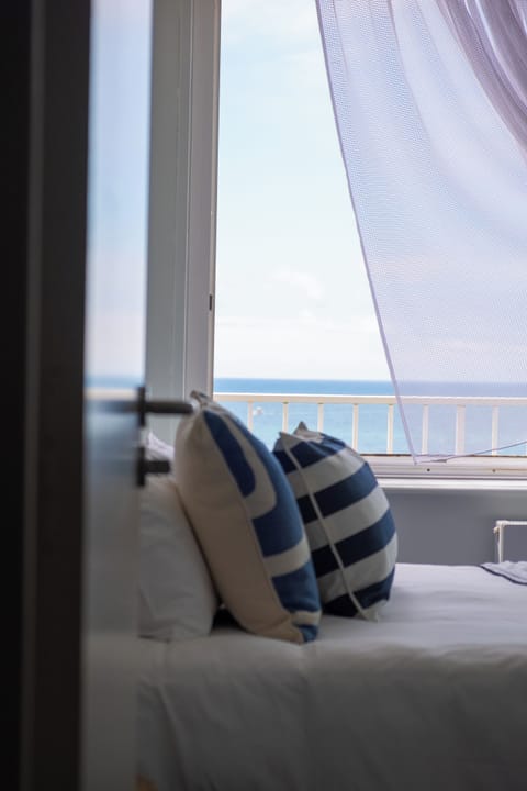 Standard Double Room, Ocean View | In-room safe, desk, blackout drapes, soundproofing