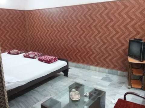 Teerth Premium Room | Premium bedding, desk, free WiFi