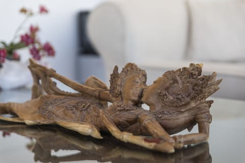 Junior Studio Suite, Sea View | Premium bedding, minibar, in-room safe, desk