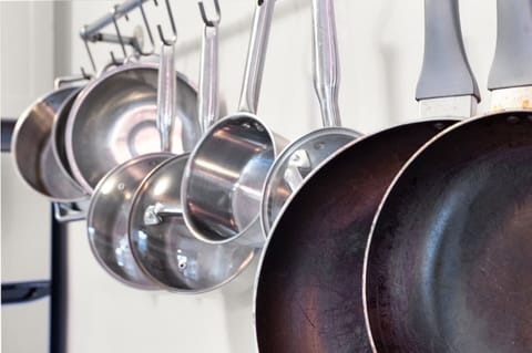 Cookware to prepare a delicious meal you can enjoy poolside