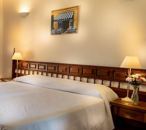 Junior Suite | In-room safe, desk, iron/ironing board, free WiFi