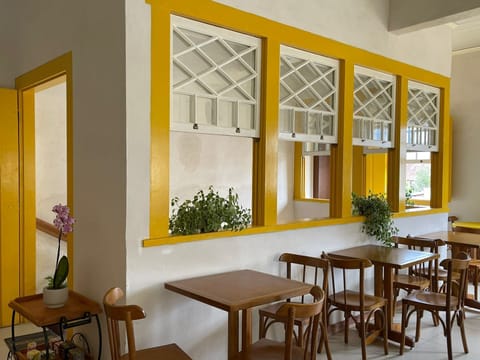 Free daily self-serve breakfast