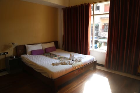 Deluxe Room, Balcony, City View | Desk, free WiFi