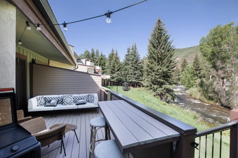 Outside Deck - Enjoy your morning coffee on the back deck with the sounds of nature