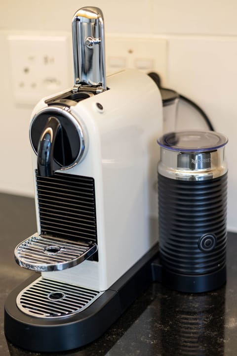 Apartment, Smoking | 3 bedrooms, Internet