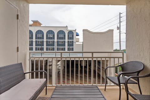 Welcome to Sugar Beach 104!