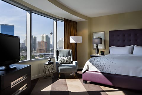 Deluxe Suite, 1 Bedroom, View | Premium bedding, down comforters, pillowtop beds, in-room safe