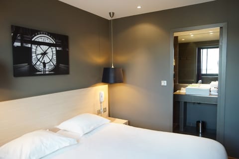 Classic Double Room | Premium bedding, in-room safe, desk, soundproofing