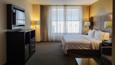 Premium bedding, in-room safe, desk, soundproofing