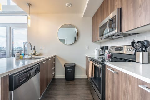 Superior Apartment, Park View | Private kitchen | Toaster