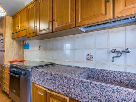 Countertop, Cabinetry, Property, White, Wood, Kitchen, Interior Design, Lighting, Flooring, Floor