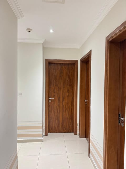 Fireplace, heated floors, printers