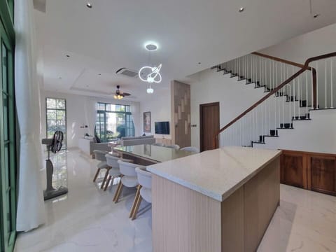 Villa, 5 Bedrooms, Private Pool | Private kitchen | Fridge, microwave, oven, stovetop