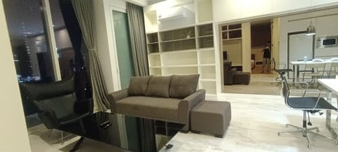 Family Apartment, City View | Living area