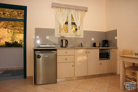 Superior Apartment, Private Pool | Private kitchenette | Fridge, microwave, stovetop, coffee/tea maker