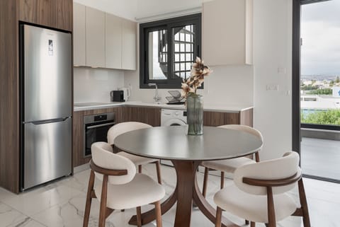 Luxury Apartment, City View | In-room dining