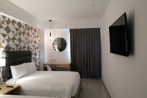 Executive Room, 1 King Bed | Free WiFi, bed sheets