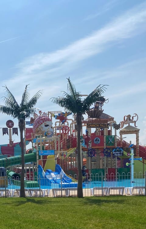 Splashdown Quaywest
Outdoor water park in Paignton