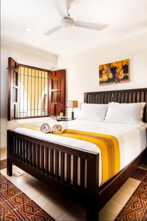 Deluxe Suite, 2 Bedrooms (Boutique) | Egyptian cotton sheets, premium bedding, Tempur-Pedic beds, in-room safe