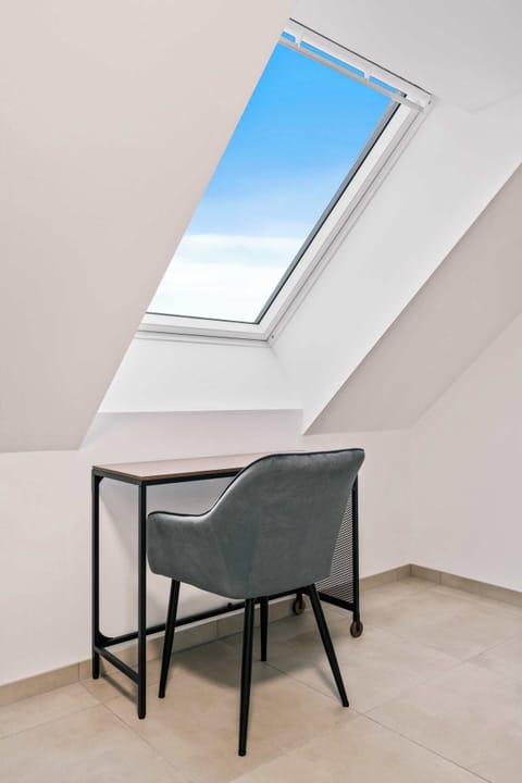 A simple workspace to catch up with work