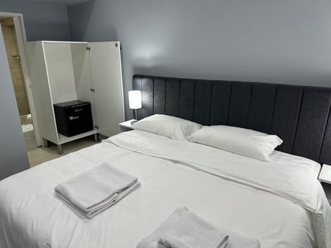 Deluxe Double or Twin Room, Garden View | Premium bedding, down comforters, Select Comfort beds, minibar