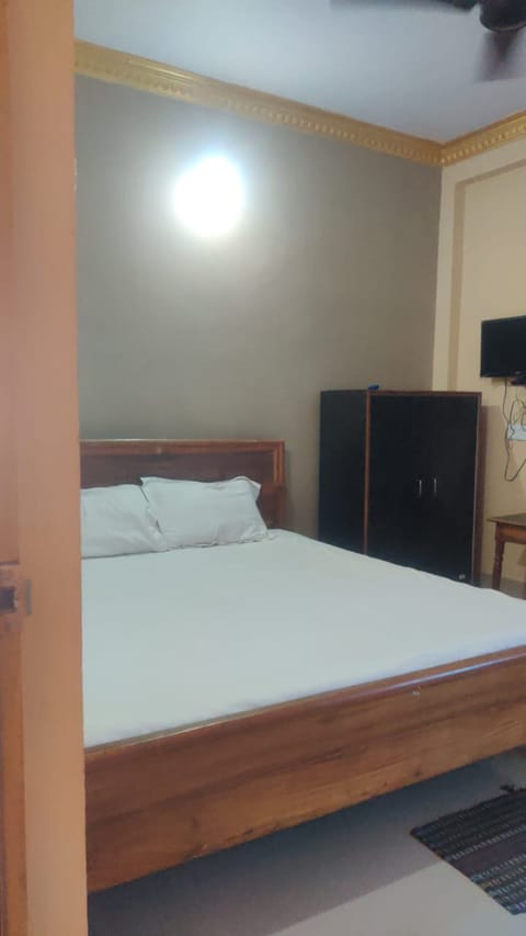 Deluxe Double Room, Multiple Bedrooms, City View | Free WiFi, bed sheets