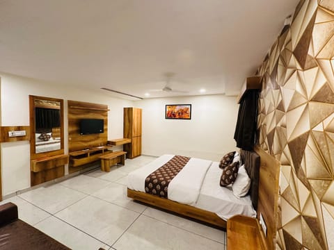 Deluxe Double or Twin Room, City View | Free WiFi