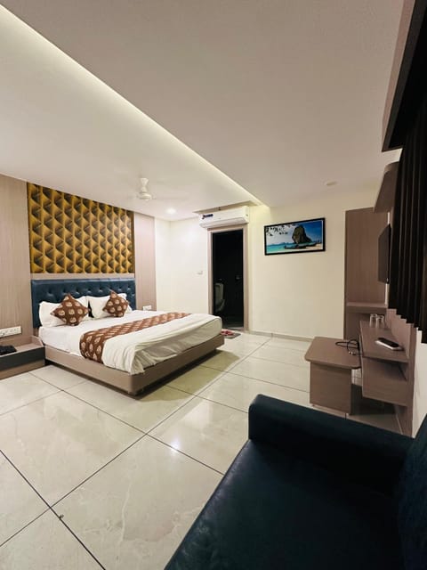 Deluxe Double or Twin Room, City View | Free WiFi