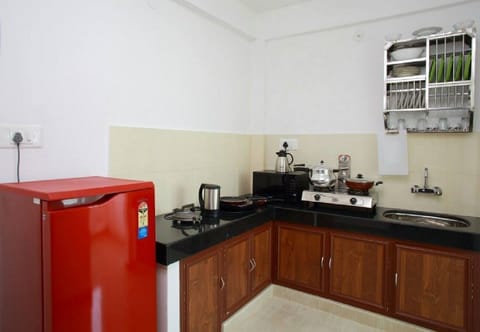 Fridge, microwave, coffee/tea maker