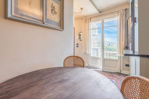 Apartment, Balcony, City View | Dining room