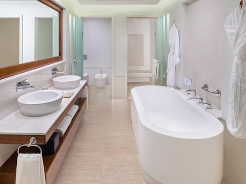 Sea View Residence Suite with Beach Cabana & Lounge Access with Butler Service-Free Shuttle to Malls | Bathroom | Separate tub and shower, free toiletries, hair dryer, bathrobes