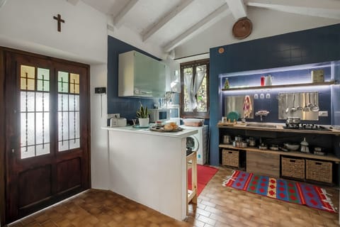 Family Studio, Mountainside (Il Nido del Ciabattino Pet Friendly) | Private kitchen | Fridge, microwave, stovetop, dishwasher