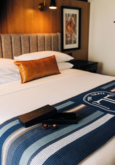 Premium bedding, individually decorated, desk, laptop workspace