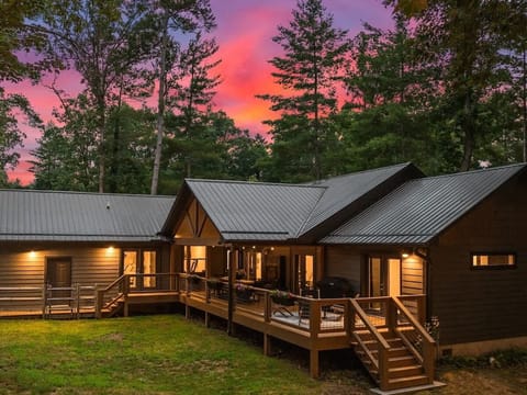 Welcome to our Secluded Forest Nanas Branch Retreat!