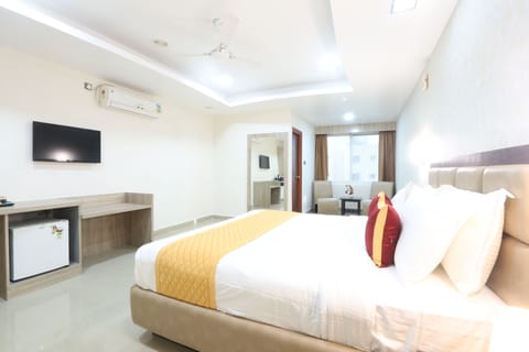 Executive Double Room | Desk, free WiFi