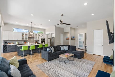 A fully equipped kitchen with everything you need to cook and enjoy meals with your family and friends.