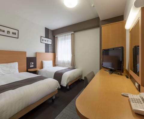 Room, 2 Twin Beds, Non Smoking | Premium bedding, desk, laptop workspace, blackout drapes