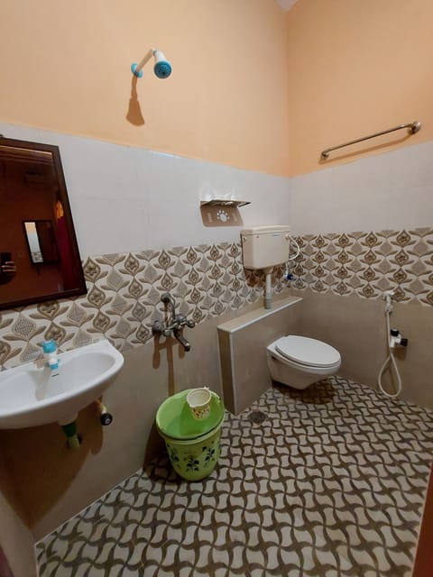 Deluxe Double Room, City View | Bathroom