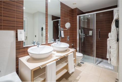 Suite | Bathroom | Eco-friendly toiletries, hair dryer, bathrobes, slippers