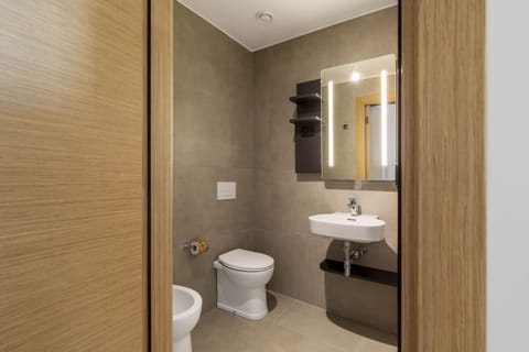 Standard Single Room | Bathroom